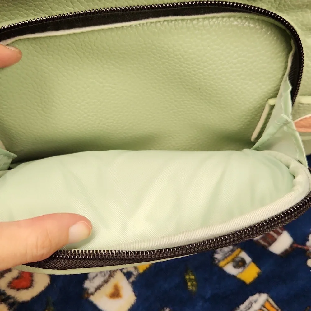 Baby Yoda Mini Backpack - Picture 2 of 7
